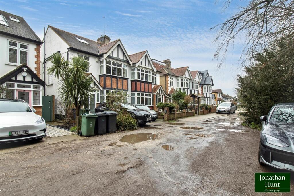 Main image of property: Forest Glade, London