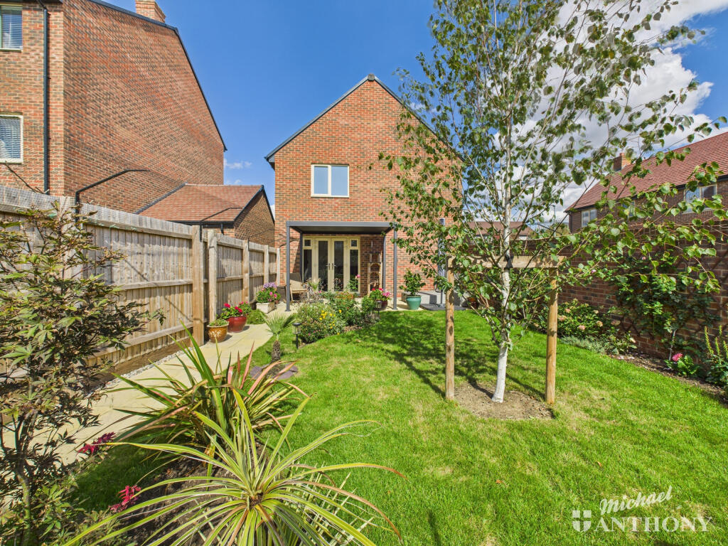 Broad Lane, Weston Turville photo 3