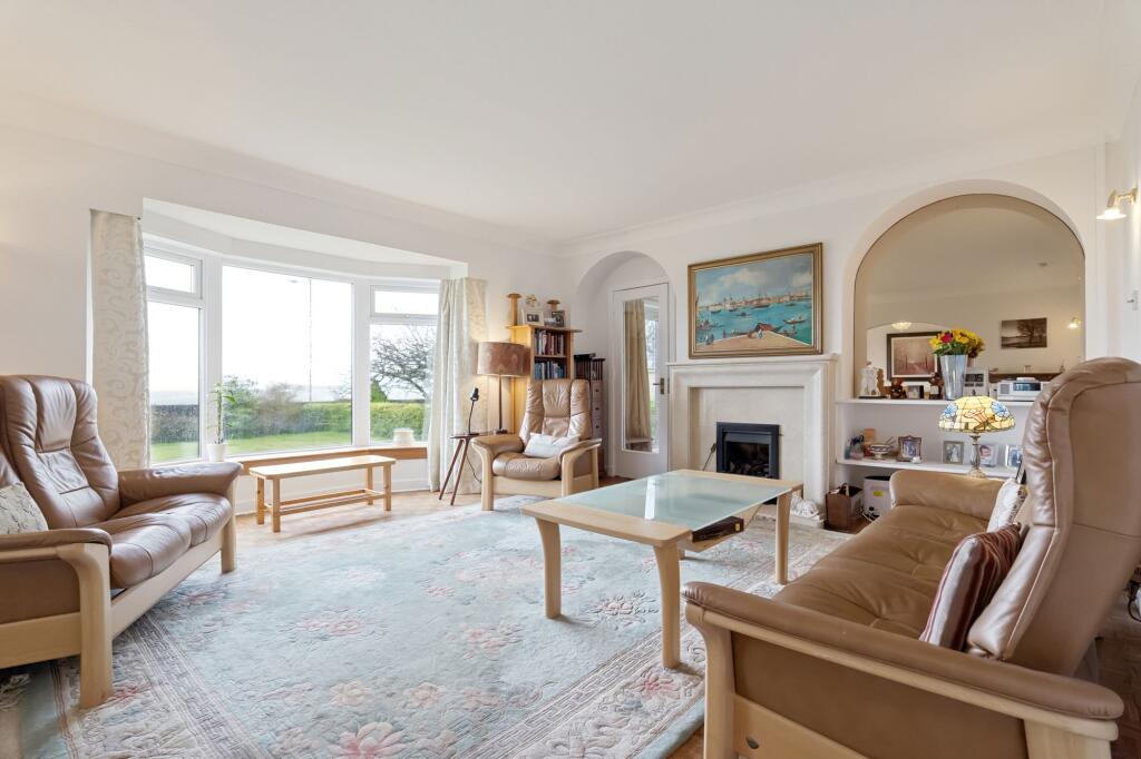 Ferniegair Avenue, Helensburgh, G84 photo 4