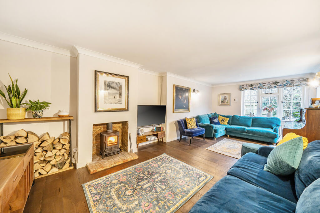 Bourne Grove, Lower Bourne, Farnham, GU10 - View 2