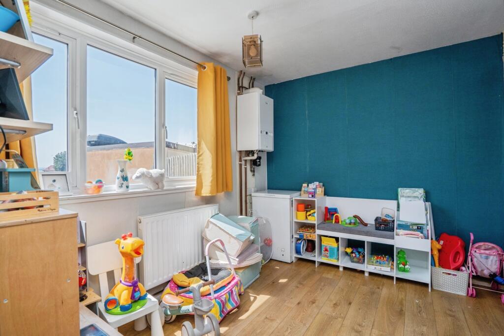 Ledbury Road, Portsmouth, Hampshire, PO6 - View 4