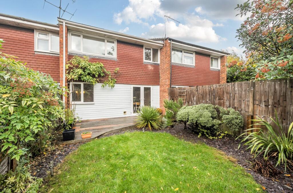 3-bed terraced on Hawkins Way, Wokingham, RG40, £400,000