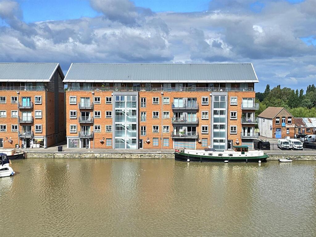 Main image of property: North Point, Gloucester Docks