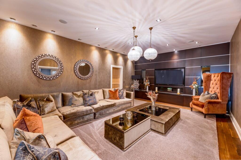 House in Kirklees, West Yorkshire - View 4