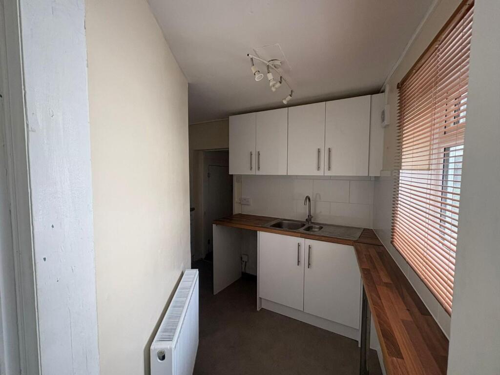 Main image of property: Ground Floor Flat, Wrotham Road, Gravesend, DA11