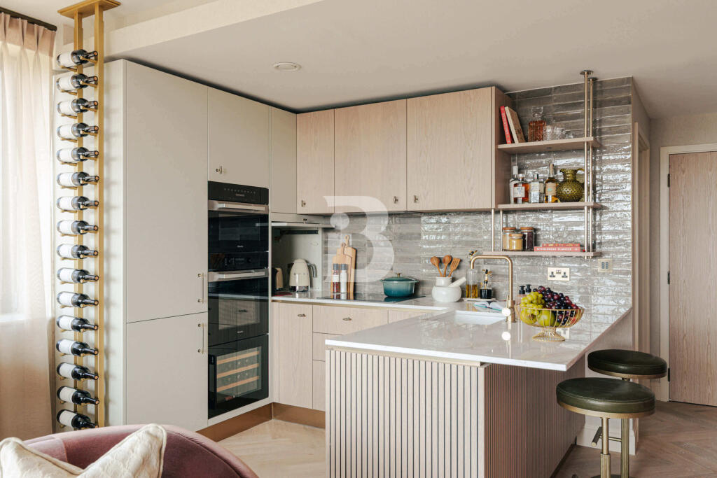 1-bed flat on 174, Camden, London, NW1 8EH, £945,000