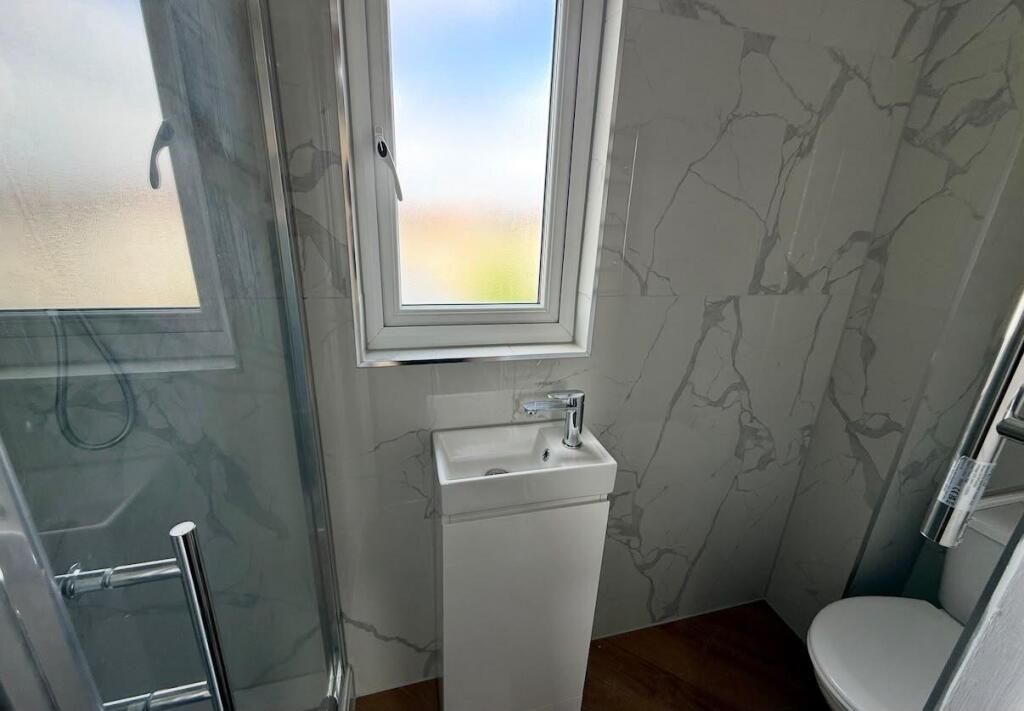 Apartment in Cardiff, Grangetown - View 4