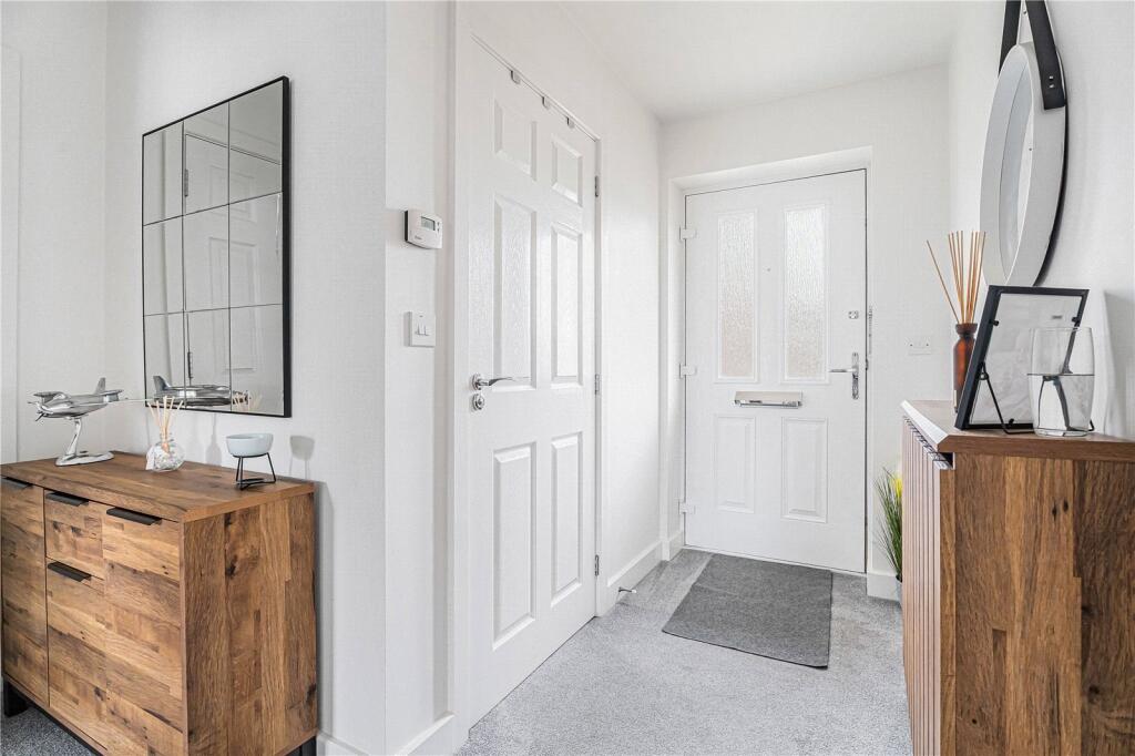 Apartment in St Albans, Harperbury Park, St Stephen - More