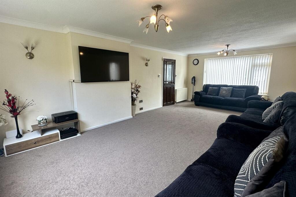 Highfield Road, Cheadle Hulme, SK8 photo 4
