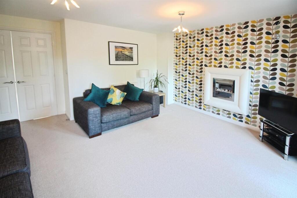 House in Leeds, Robin Hood - View 4