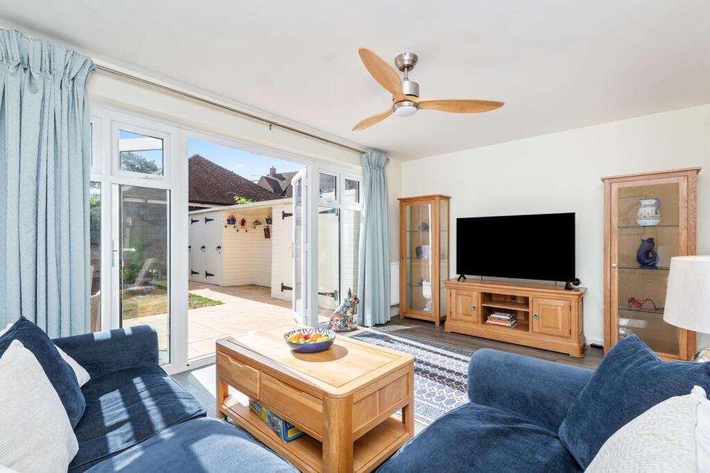 House in Horsham, Broadbridge Heath - View 4