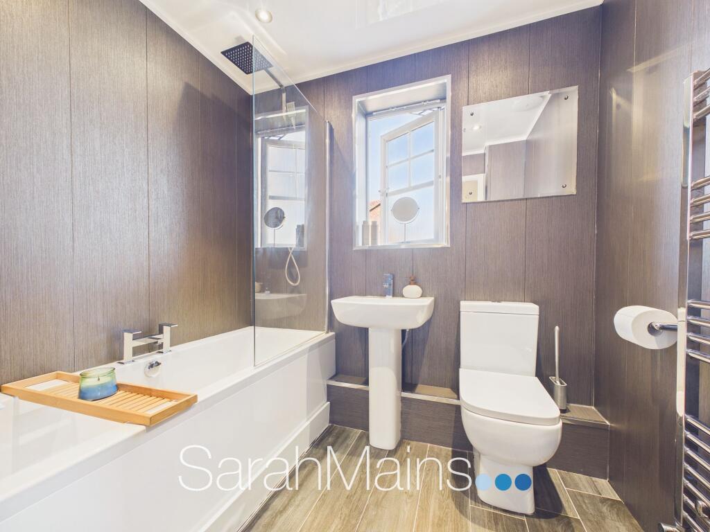 Apartment in Newcastle upon Tyne - View 4