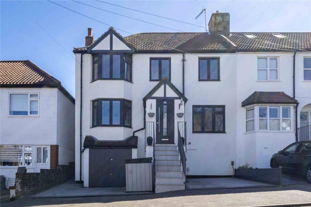 Main image of property: West Valley Road, Apsley, Hemel Hempstead, Hertfordshire, HP3