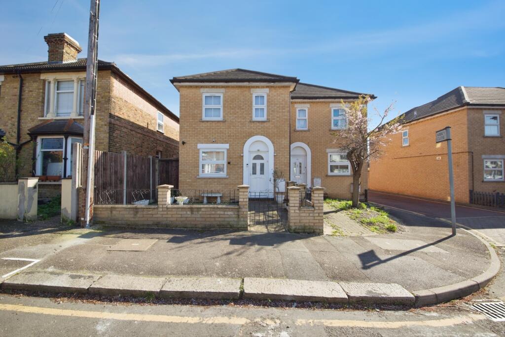 Main image of property: Shaftesbury Road, Romford, RM1
