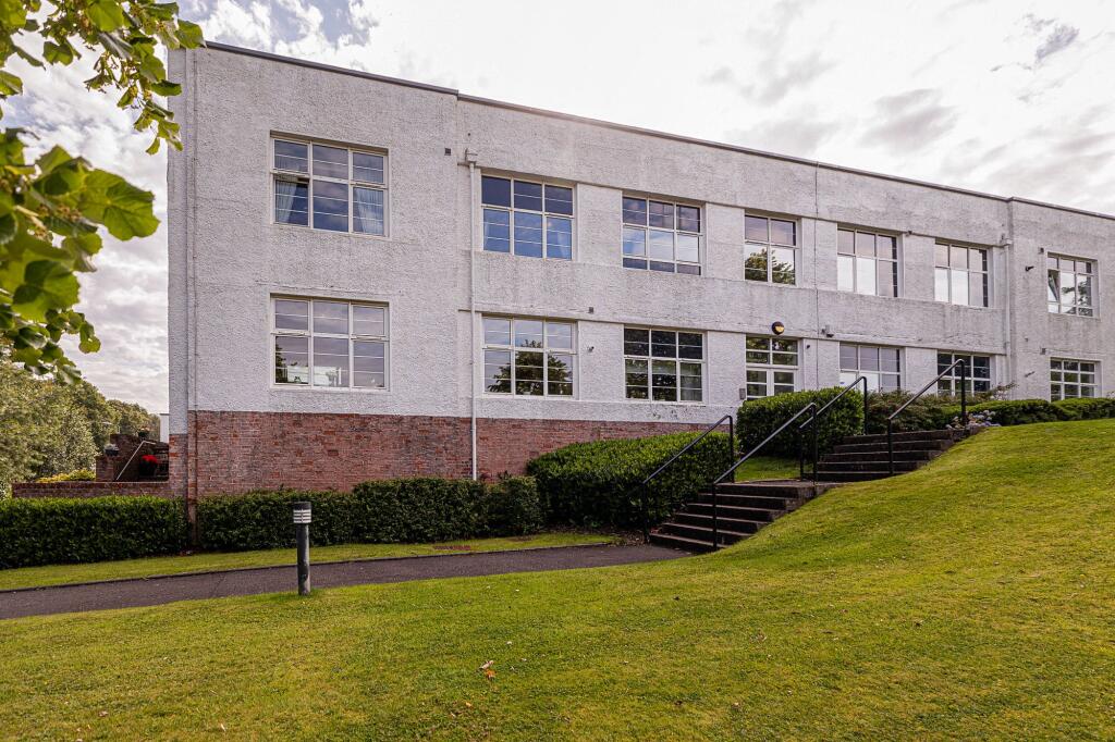 2-bed flat on Canniesburn Drive, Bearsden, £210,000