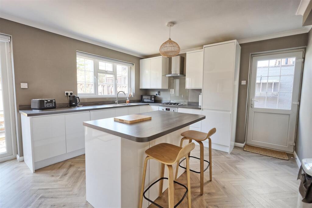House in Ware, Kings Hill - More
