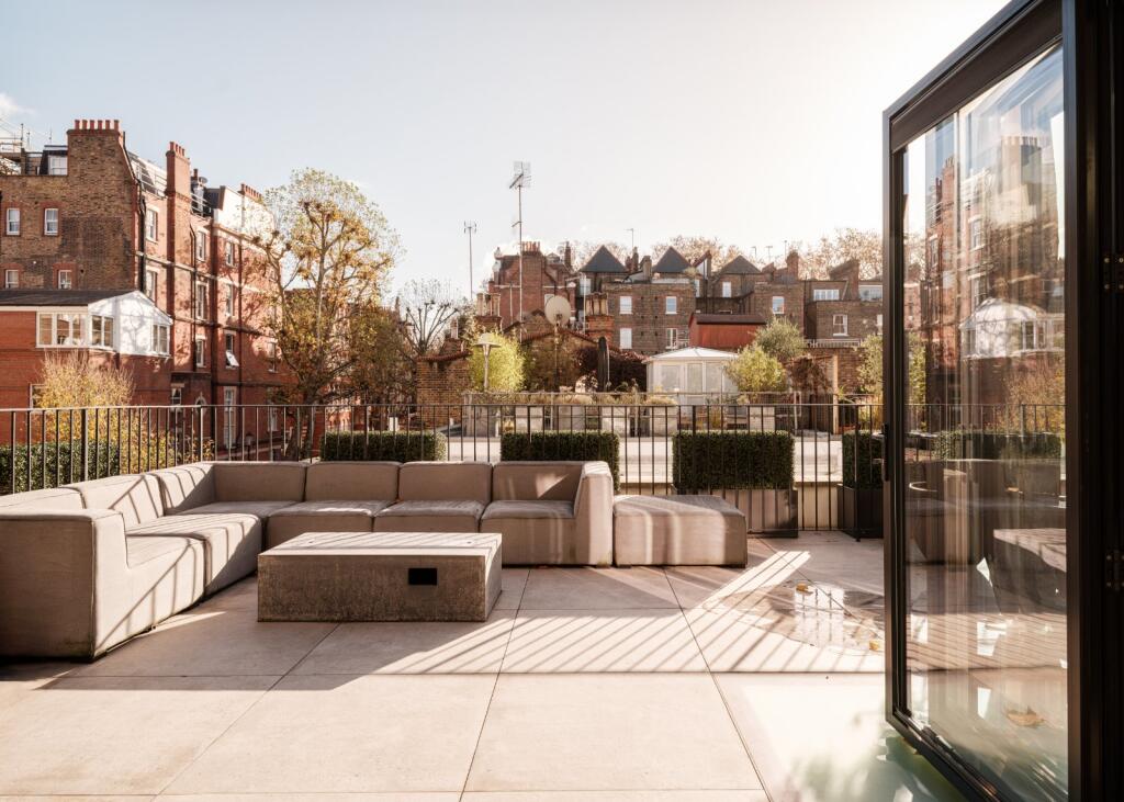 Main image of property: Laverton Place, London, SW5