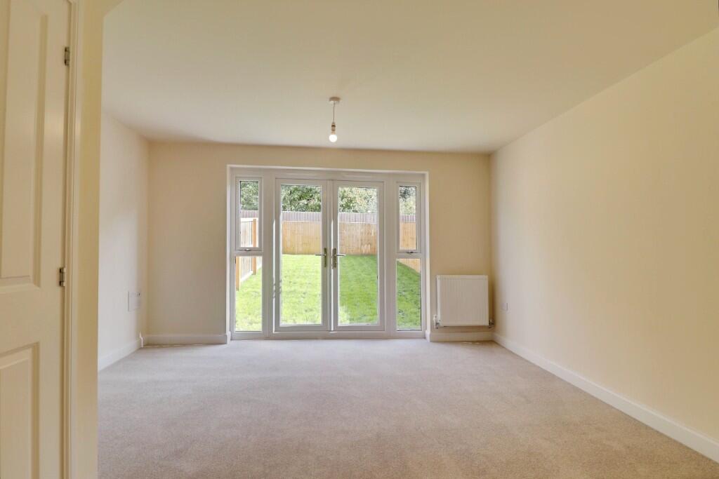 15 Coltishall Way photo 3