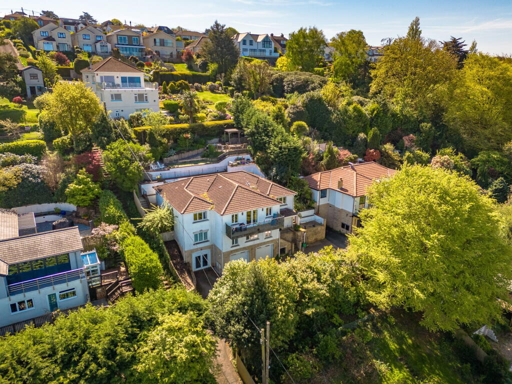 Main image of property: Kingsway, Portishead, Bristol, BS20 8HW