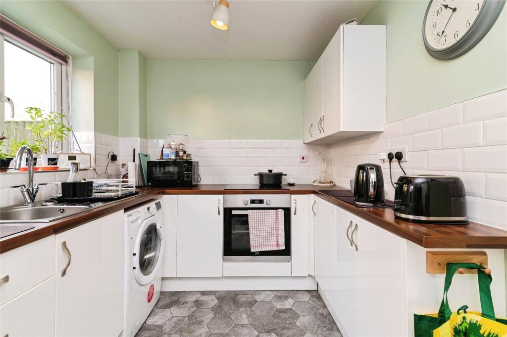 Main image of property: Brendon Grove, Bingham, Nottingham, NG13