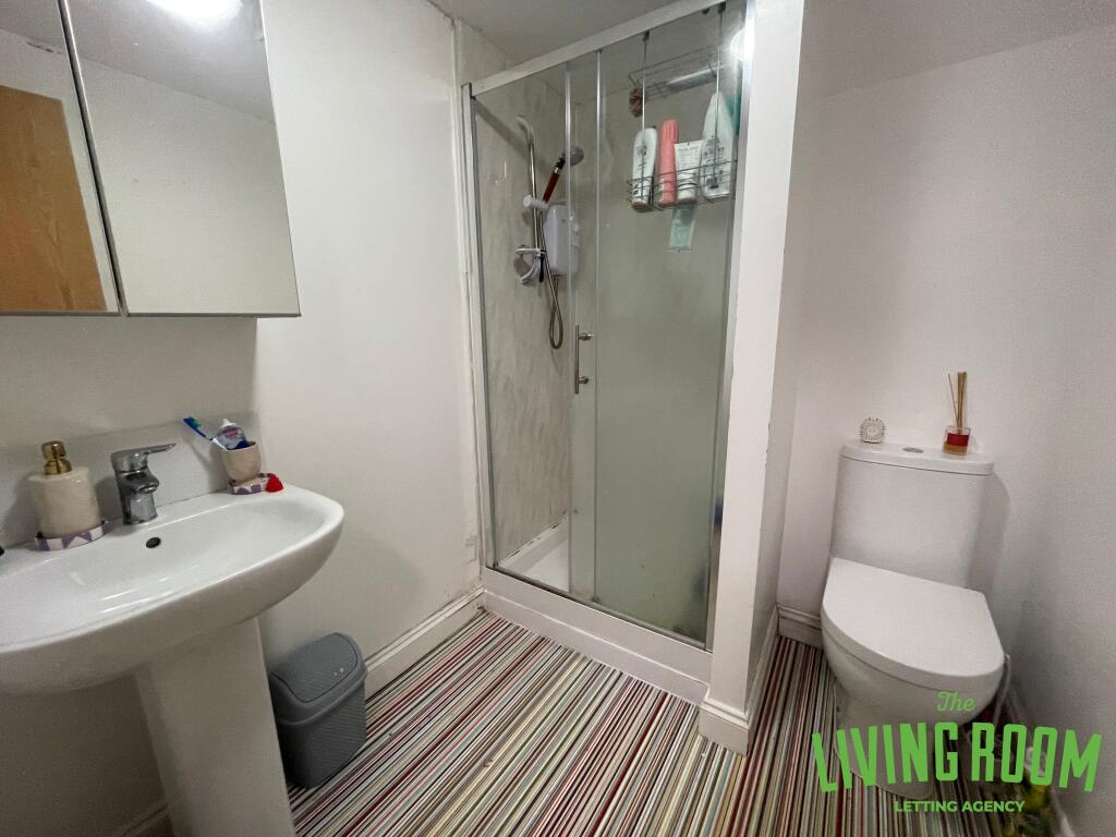 Apartment in Cardiff, Maindy, Cathays - More