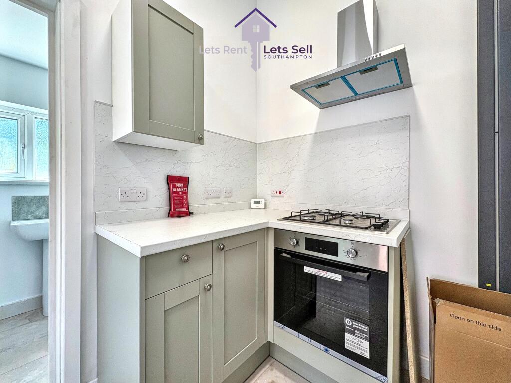 Main image of property: 6 Shaftesbury Avenue, SO17