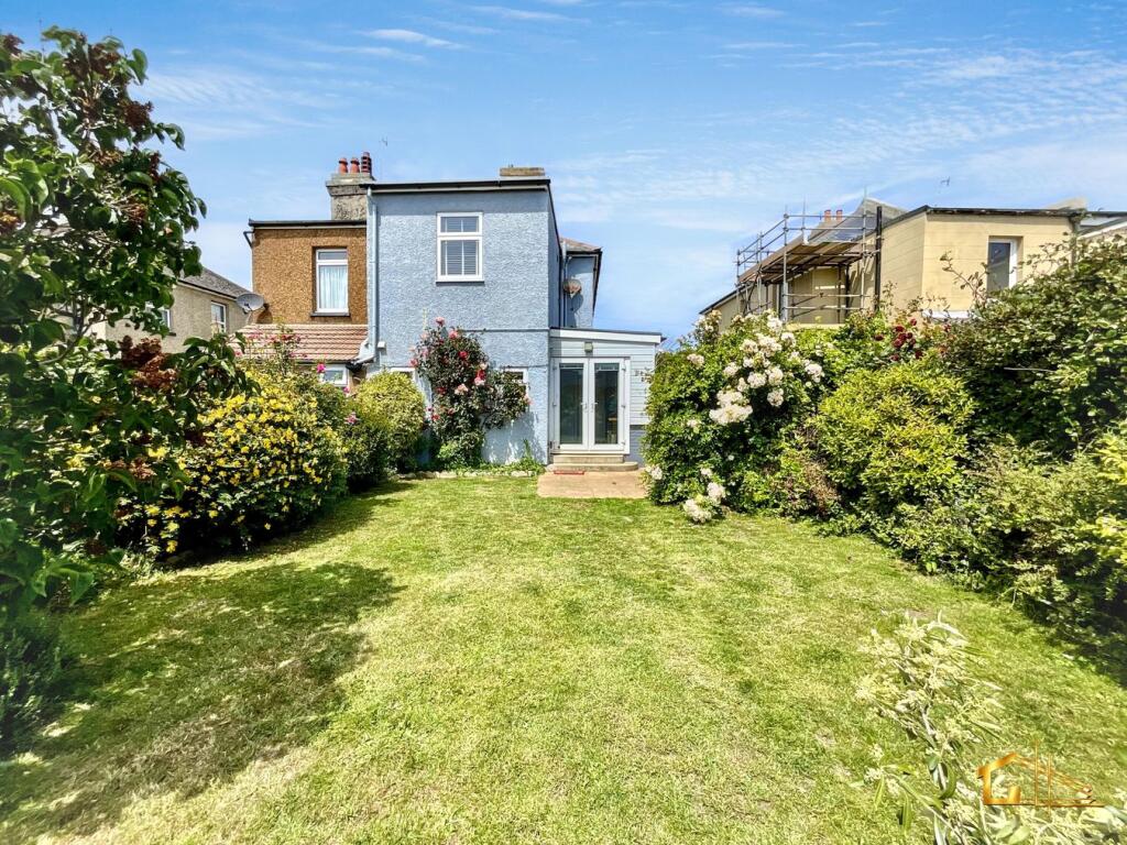 House in St. Leonards-On-Sea, Bulverhythe - More