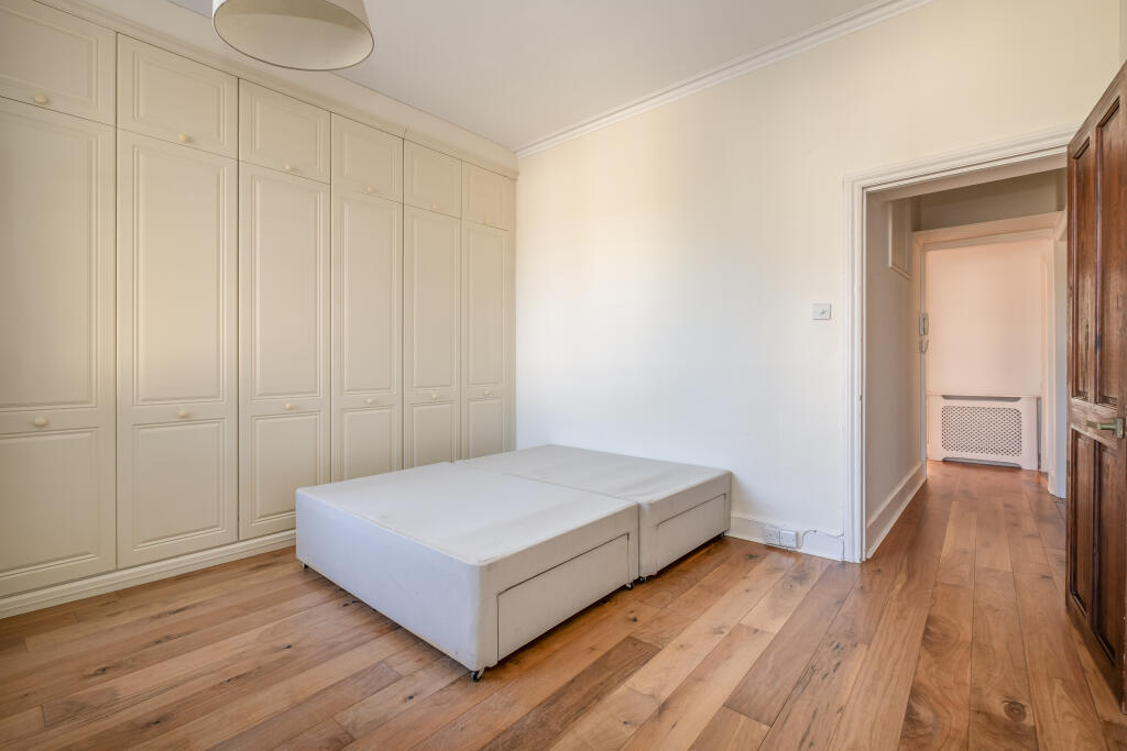 Apartment in Twickenham - More
