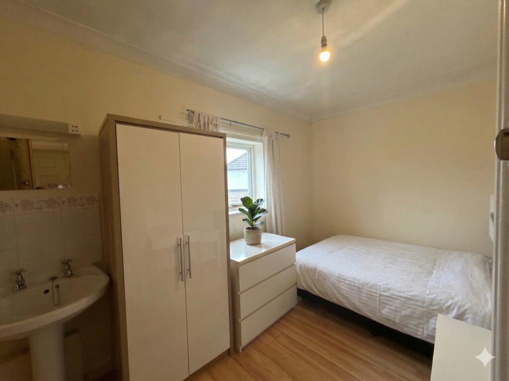 Main image of property: Room 6, Mowbray Road, Cambridge