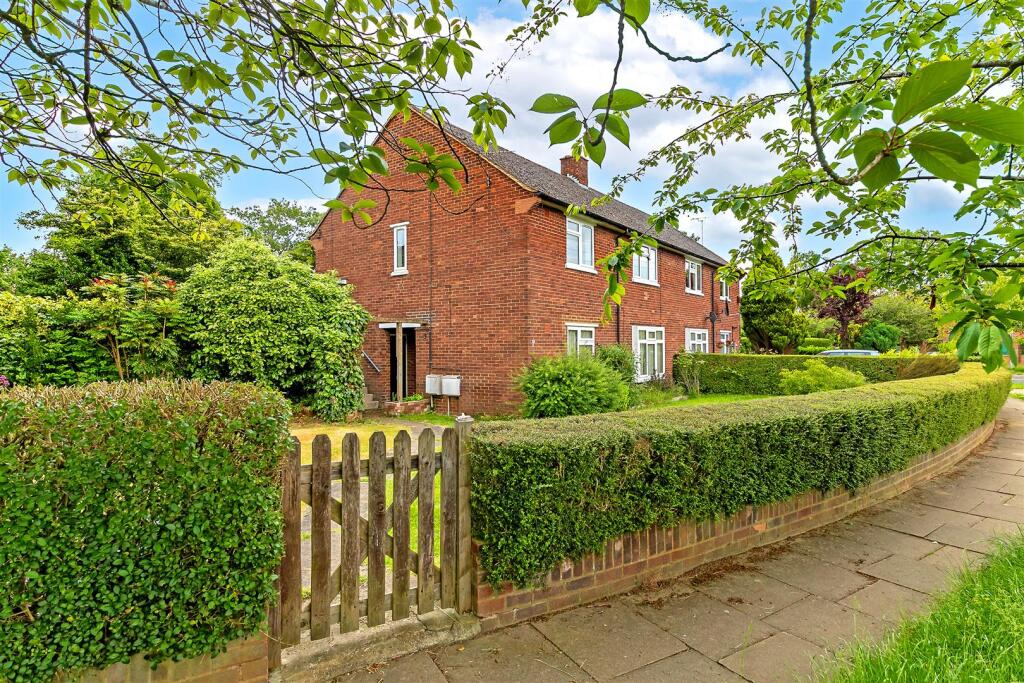 Main image of property: Flint Way, New Greens, St Albans, Hertfordshire
