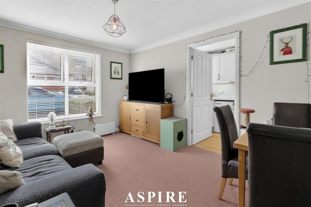 Apartment in Southend-on-Sea - View 4