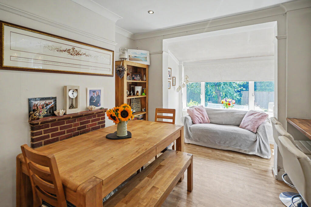 House in Northampton, Headlands - More