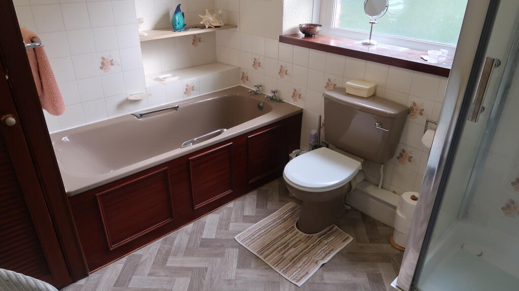 House in Newport - View 5