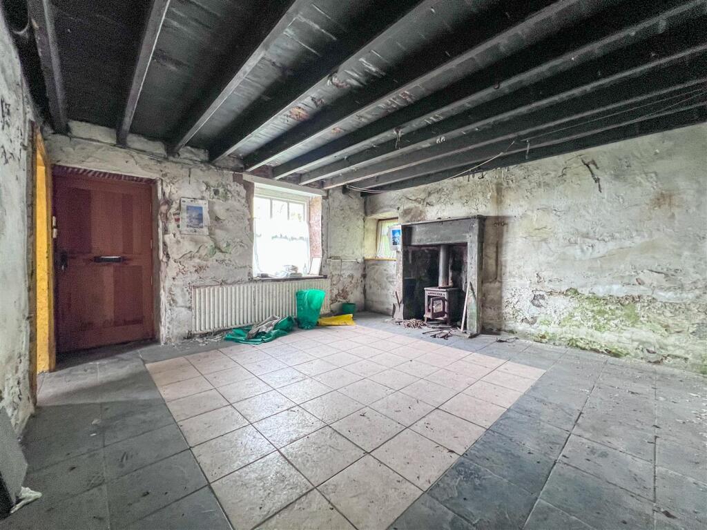 House in Stoke-on-Trent - View 4