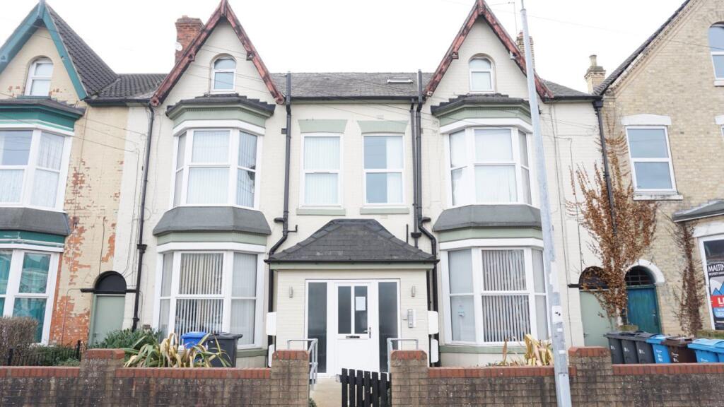 Main image of property: Flat 5 27 - 29 Westcott Street, Hull, HU8 8LR