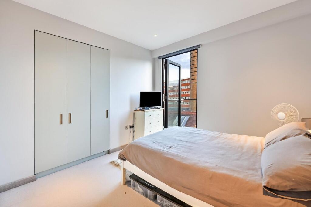 Apartment in London - View 4