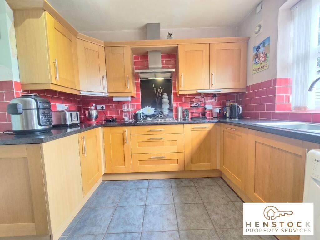 Elmbank Road, Middleton, Manchester, M24 photo 4