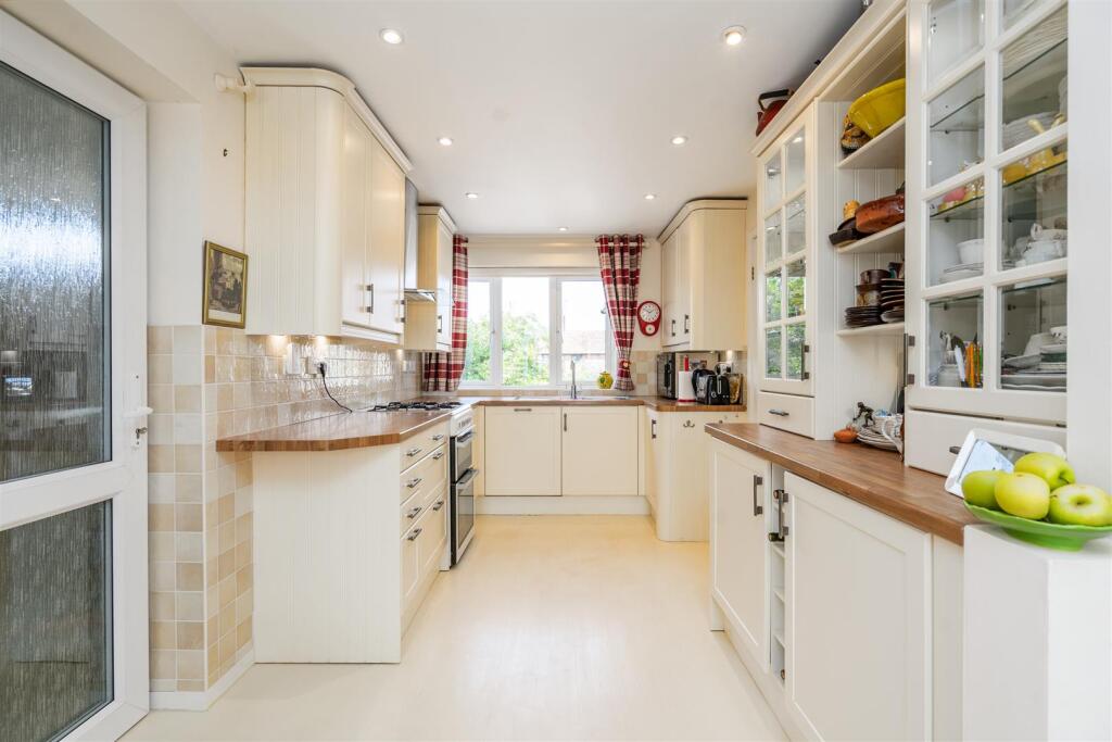 House in Hockley Heath - View 2