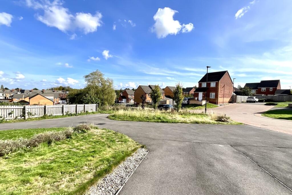 Gilmour Avenue, Sheffield, S2 2DE photo 2
