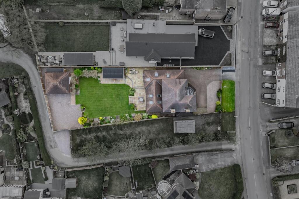 93 Hartford Road, Davenham, Cheshire, CW9 8JF photo 3