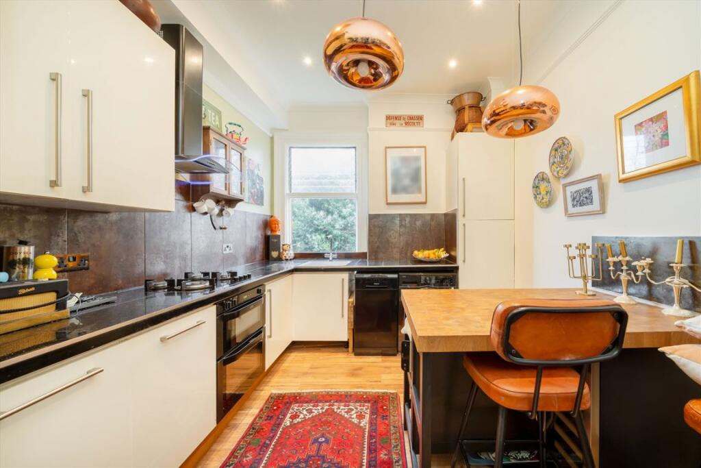 Apartment in London - View 4