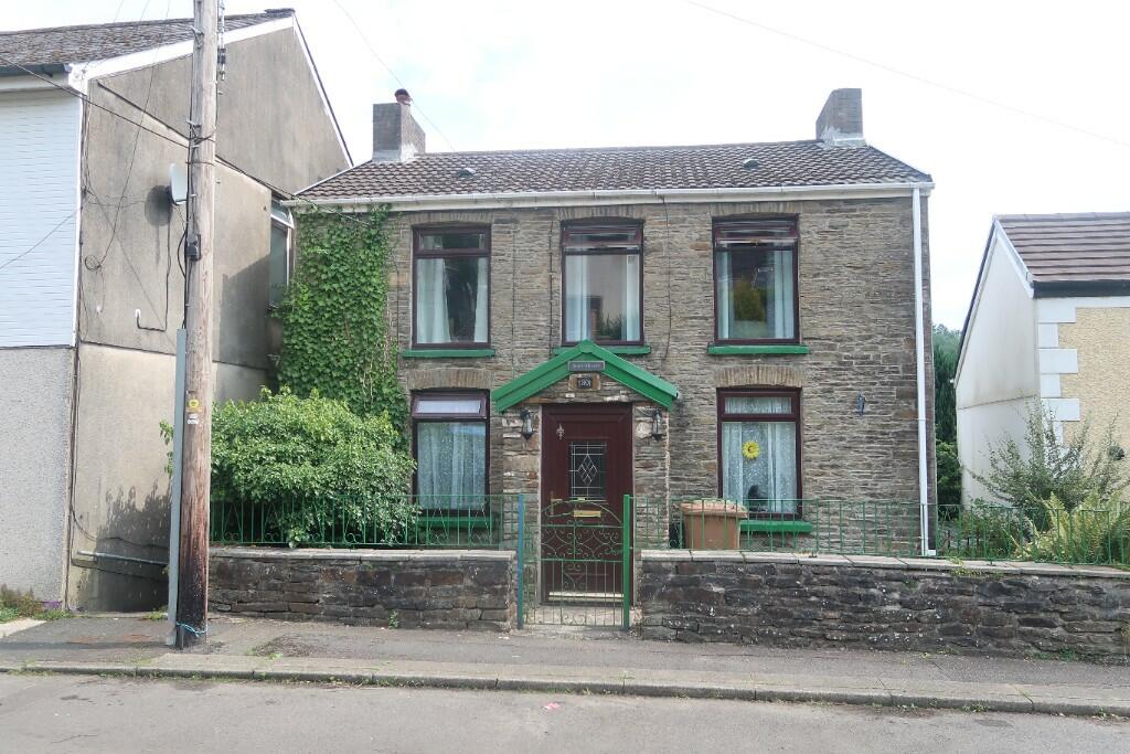 3-bed detached on High Street, Argoed, NP12, £199,950