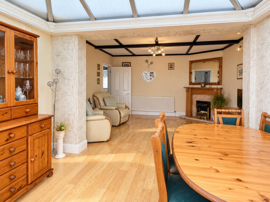 House in Southend-on-Sea, Prittlewell - More