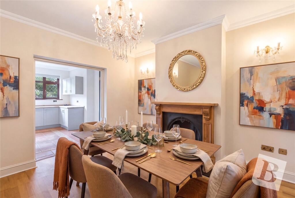 House in Romford - More