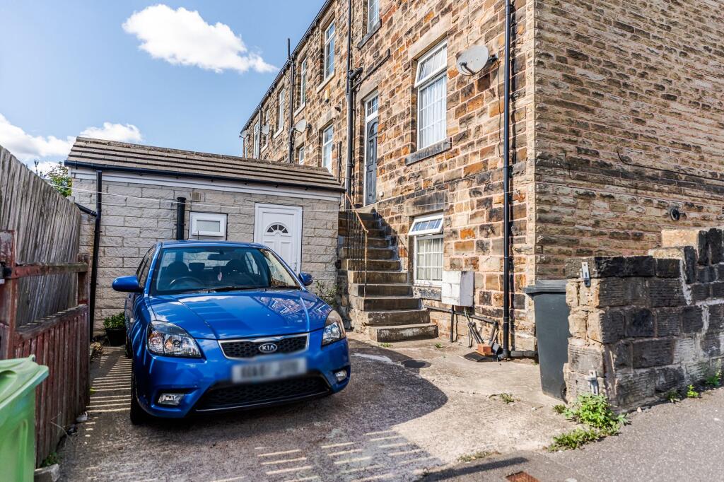 Main image of property: Boothroyd Lane, Dewsbury, WF13