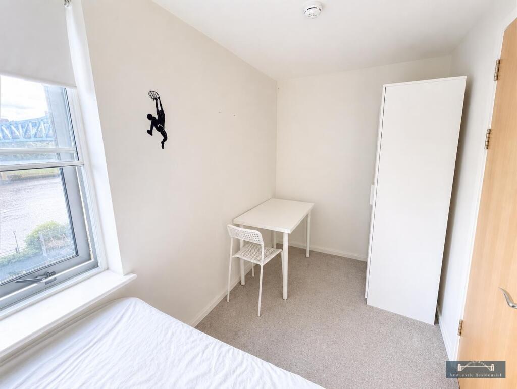 Apartment in Newcastle upon Tyne - View 4