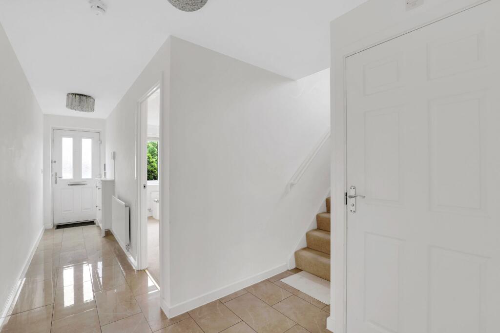 Magee Close, Hucknall, NG15 - View 2