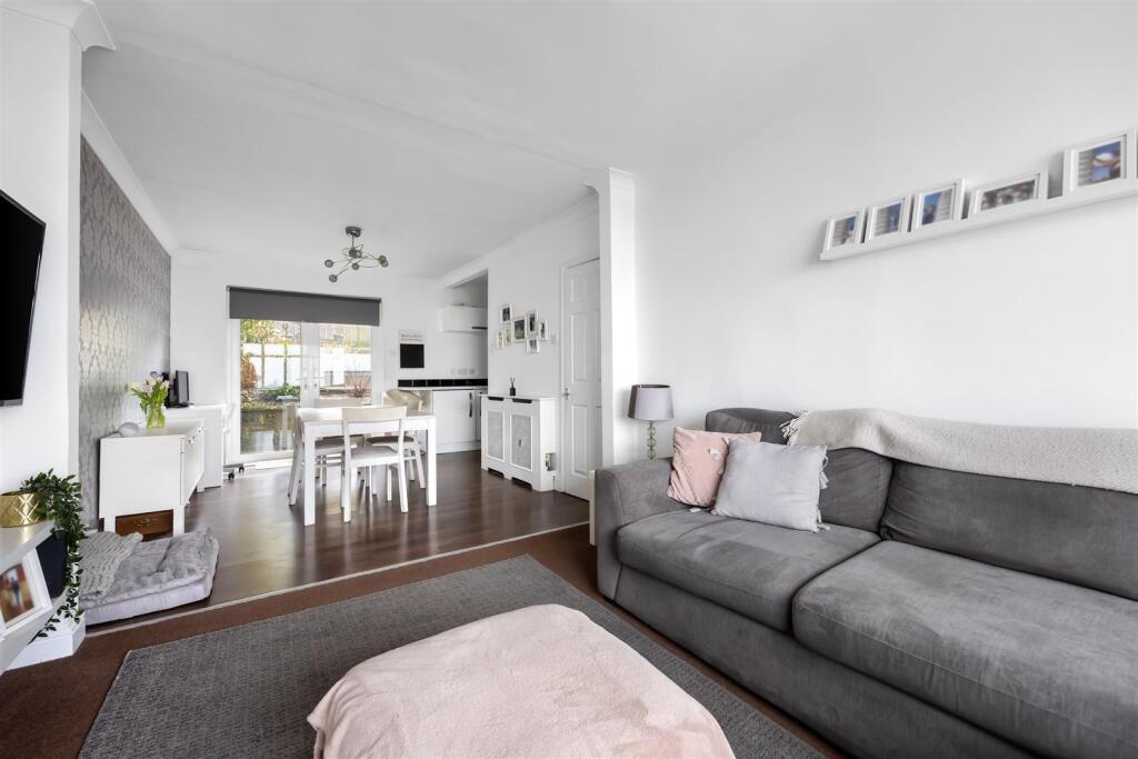 House in Brighton - View 2