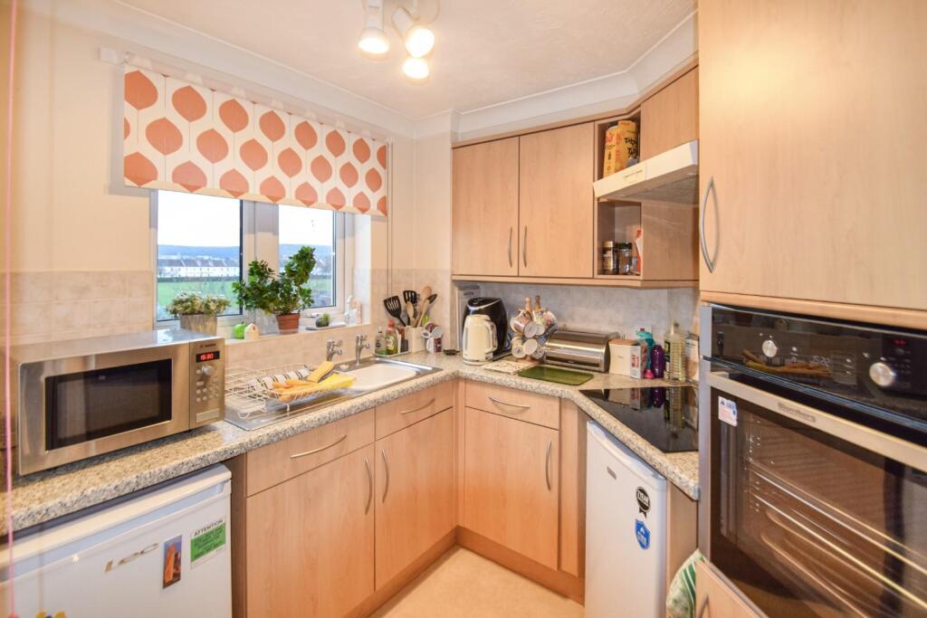 Whitley Road, Eastbourne photo 3