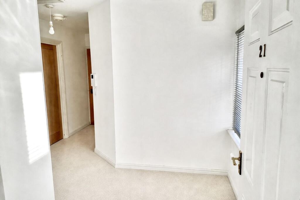 Apartment in Nottingham, Nottinghamshire - View 3